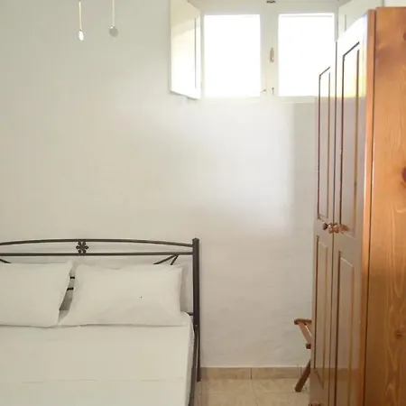 Milos Kardapis Ground Floor