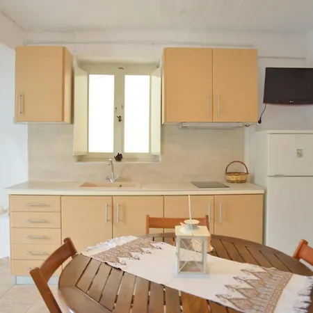 Milos Kardapis Ground Floor *