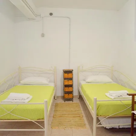 Lejlighed Milos Kardapis Ground Floor *