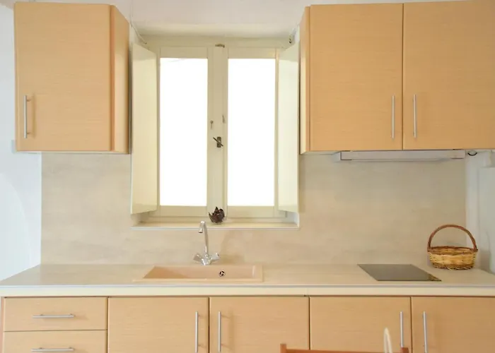 Milos Kardapis Ground Floor *